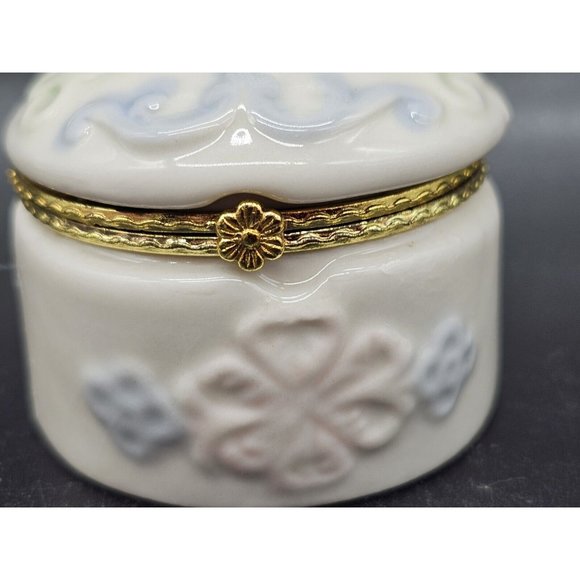 Greenbrier International Cross Trinket Box Magnetic Closure Pastel Colors Easter - Picture 2 of 11